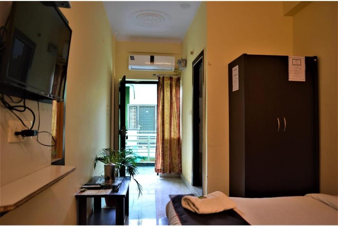 Hotel Atrium Inn Rishīkesh Exteriör bild